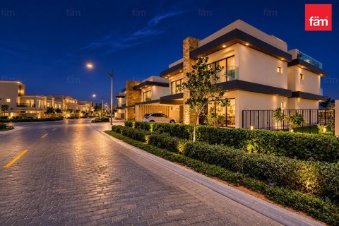 6 bedrooms Villa in Dubai, UAE No. 186031 3
