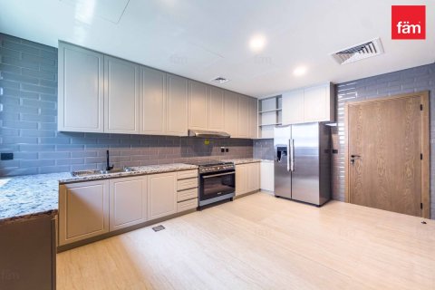 6 bedrooms Villa in Dubai, UAE No. 186031 9