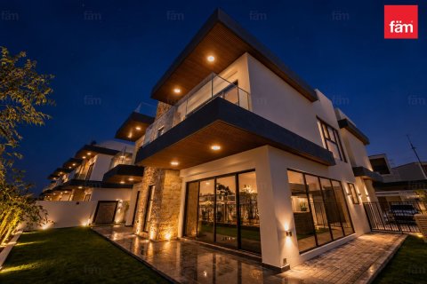 6 bedrooms Villa in Dubai, UAE No. 186031 4