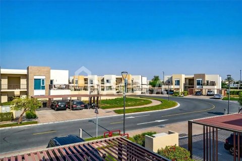 Квартира с 2 спальнями в EMAAR South, ОАЭ №155421 4