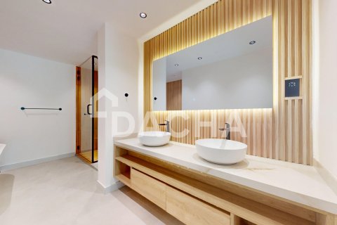 2 bedrooms Apartment in Shoreline Apartments, UAE No. 155418 8