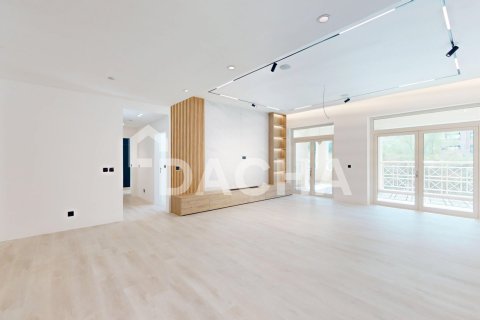 2 bedrooms Apartment in Shoreline Apartments, UAE No. 155418 10