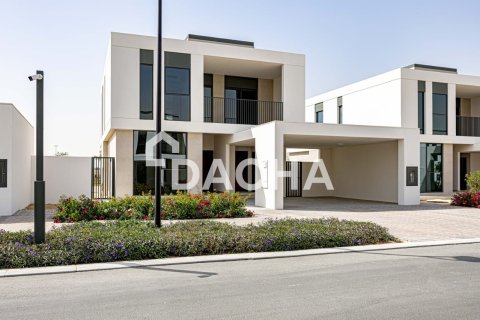 4 غرف نوم فيلا في EMAAR South, الإمارات العربية المتحدة رقم 165706 3