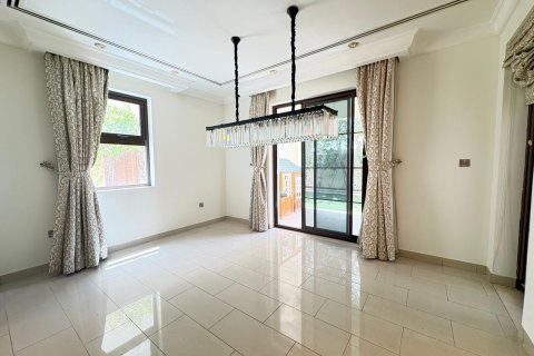 3 bedrooms Villa in Dubai, UAE No. 151119 24