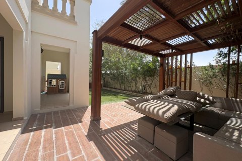 3 bedrooms Villa in Dubai, UAE No. 151119 6