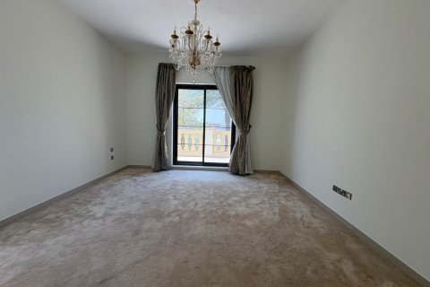 3 bedrooms Villa in Dubai, UAE No. 151119 7