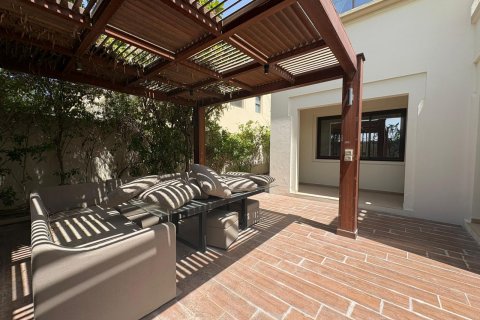 3 bedrooms Villa in Dubai, UAE No. 151119 19