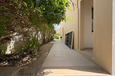 3 bedrooms Villa in Dubai, UAE No. 151119 20