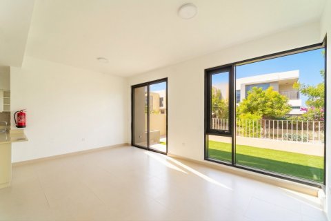 4 bedrooms Townhouse in Dubai, UAE No. 151118 3