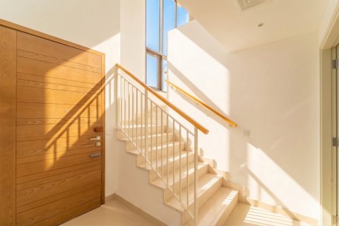 4 bedrooms Townhouse in Dubai, UAE No. 151118 8