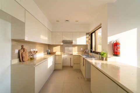 4 bedrooms Townhouse in Dubai, UAE No. 151118 6