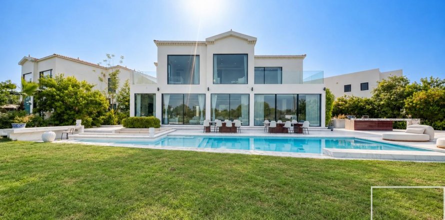 Villa de 5 dormitorios en Jumeirah Islands, UAE No. 203755