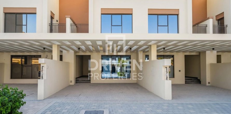 Townhouse de 4 dormitorios en Damac Lagoons, UAE No. 188459