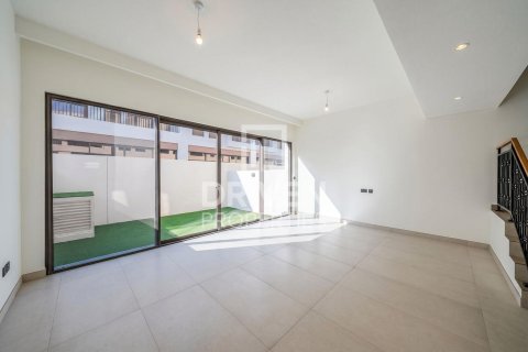 Townhouse de 4 dormitorios en Damac Lagoons, UAE No. 188459 3