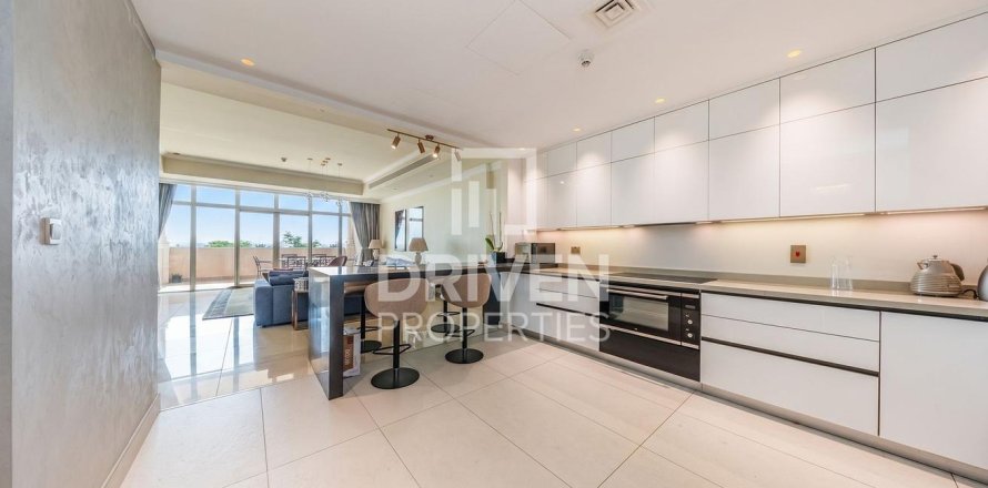 Apartment de 3 dormitorios en The Crescent, UAE No. 188454