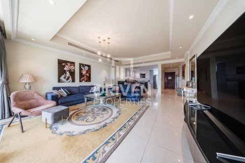 Apartment de 3 dormitorios en The Crescent, UAE No. 188454 4