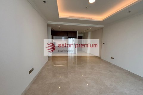 Квартира с 2 спальнями в EMAAR Beachfront, ОАЭ №151414 3