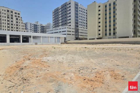 2880m² Land in Dubai, UAE No. 164341