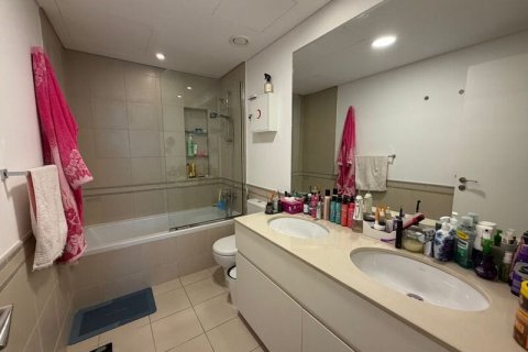 Квартира с 3 спальнями в Zahra Apartments, ОАЭ №165919 24