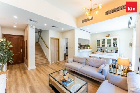 Villa de 3 dormitorios en Dubai, UAE No. 162770 10