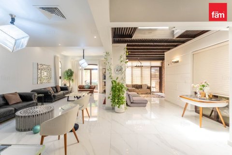 Villa de 4 dormitorios en Dubai, UAE No. 185218 8