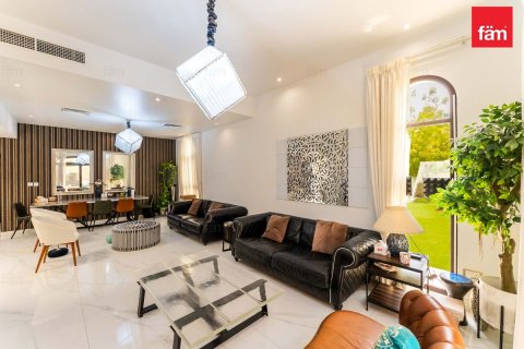 Villa de 4 dormitorios en Dubai, UAE No. 185218 5