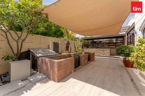 Villa de 4 dormitorios en Dubai, UAE No. 185218 21