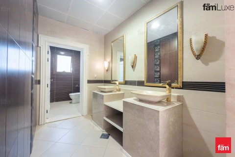 6 bedrooms Villa in Al Barsha, UAE No. 161881 12