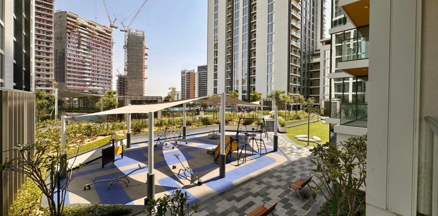 2 bedrooms Apartment in Dubai, UAE No. 158695