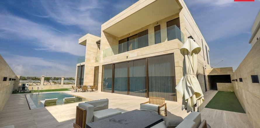 6 bedrooms Villa in Dubai, UAE No. 117666