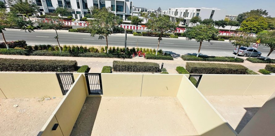 Таунхаус с 2 спальнями в Villanova, ОАЭ №148953