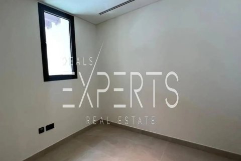 2 bedrooms Villa in Abu Dhabi, UAE No. 207866 4