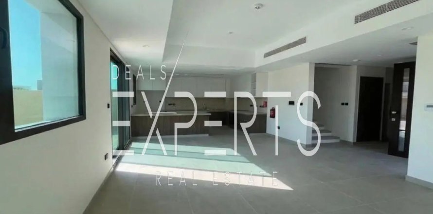 2 bedrooms Villa in Abu Dhabi, UAE No. 207866