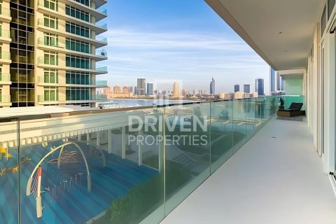 Квартира с 2 спальнями в EMAAR Beachfront, ОАЭ №192966 14