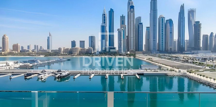 Квартира с 2 спальнями в EMAAR Beachfront, ОАЭ №192966