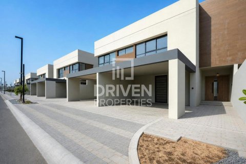 3 bedrooms Townhouse in Dubai Land, UAE No. 199967 7