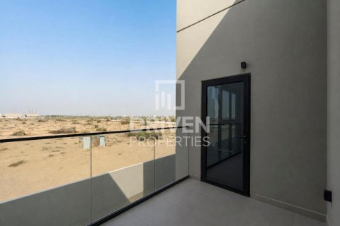 3 bedrooms Townhouse in Dubai Land, UAE No. 199967 3