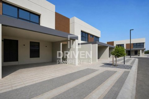 3 bedrooms Townhouse in Dubai Land, UAE No. 199967 6