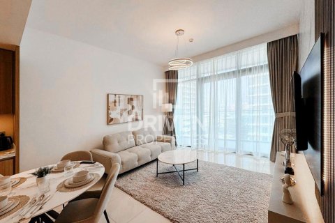Квартира с 1 спальней в EMAAR Beachfront, ОАЭ №192356 4