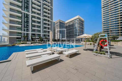 Квартира с 2 спальнями в EMAAR Beachfront, ОАЭ №192358 18