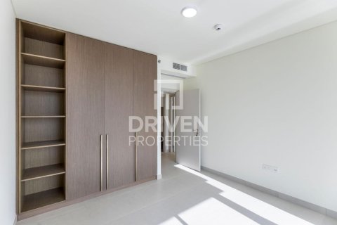 Квартира с 2 спальнями в EMAAR Beachfront, ОАЭ №192358 5