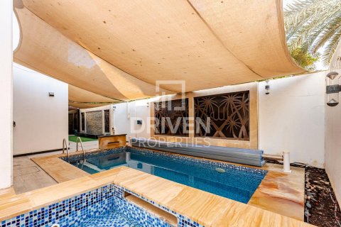Вилла с 5 спальнями в DAMAC Hills (Akoya by DAMAC), ОАЭ №137961 4
