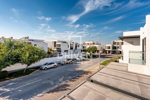 Вилла с 5 спальнями в DAMAC Hills (Akoya by DAMAC), ОАЭ №137961 20