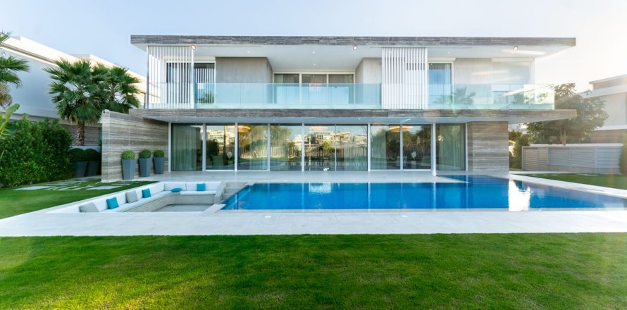 Villa de 6 dormitorios  No. 125330