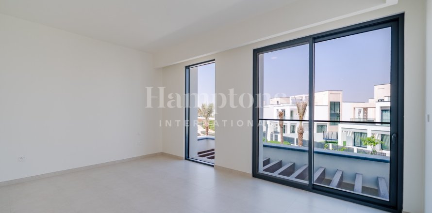 4 غرف نوم فيلا  رقم 134640