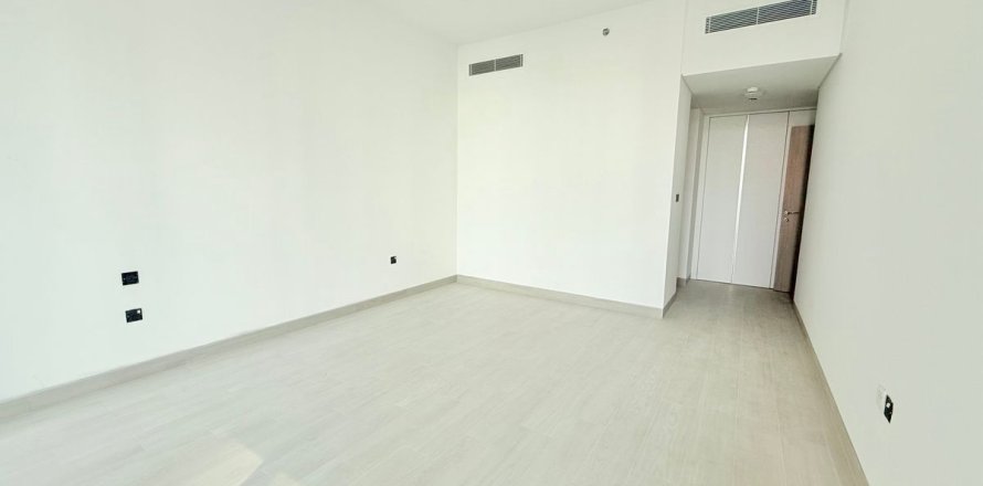 2 bedrooms Apartment in Dubai, UAE No. 168145