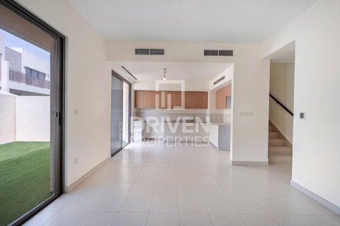 Townhouse de 4 chambres à EMAAR South, UAE No. 204760 6