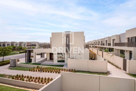 Townhouse de 4 chambres à EMAAR South, UAE No. 204760 21