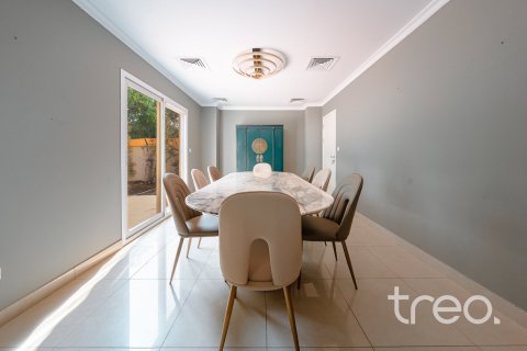 Villa de 4 dormitorios en Meadows, UAE No. 187996 4