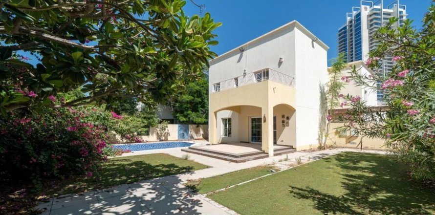 Villa de 4 dormitorios en Meadows 1, UAE No. 187995